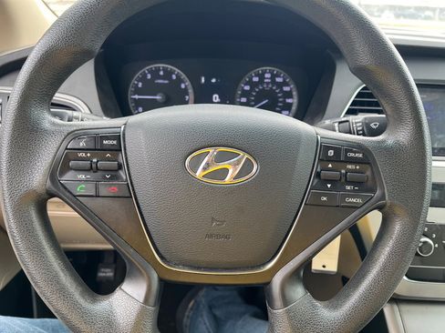 Used 2015 Hyundai Sonata SE FWD image 12