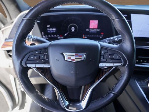 Used 2023 Cadillac Escalade Luxury w/ LPO, Illumination Package image 11