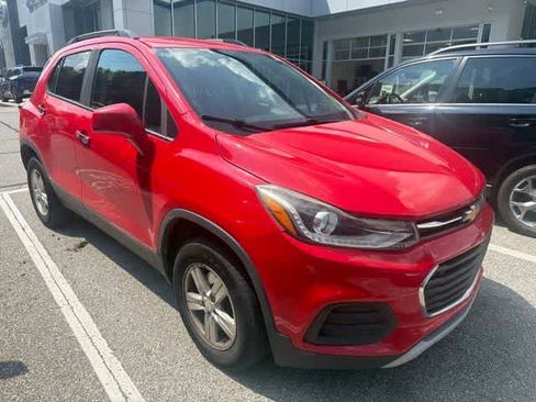 Used 2017 Chevrolet Trax LT w/ LT Convenience Package AWD/4WD image 13
