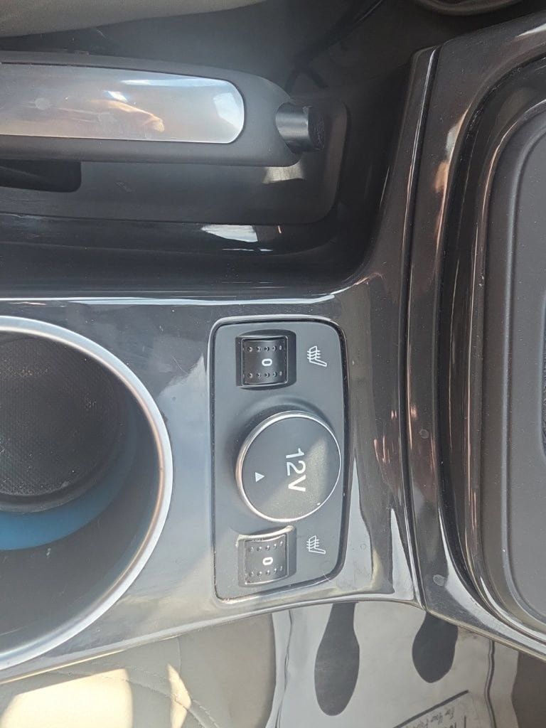 Used 2016 Ford Escape Titanium w/ Equipment Group 301A AWD/4WD image 21