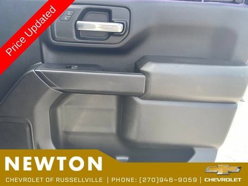 Used 2022 Chevrolet Silverado 2500 Custom w/ Custom Value Package AWD/4WD image 23