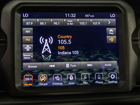Used 2020 Jeep Wrangler Unlimited Sahara AWD/4WD image 27