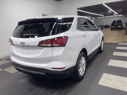 Used 2022 Chevrolet Equinox LT w/ Driver Convenience Package image 5