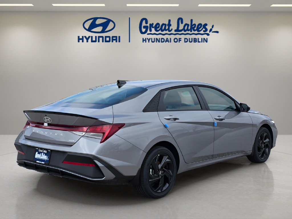 New 2026 Hyundai Elantra SEL FWD image 5