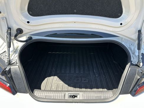 Used 2025 Toyota GR86 Premium image 30