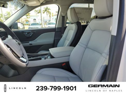 New 2025 Lincoln Aviator 2WD image 18