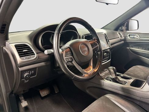 Used 2021 Jeep Grand Cherokee Laredo X AWD/4WD image 10