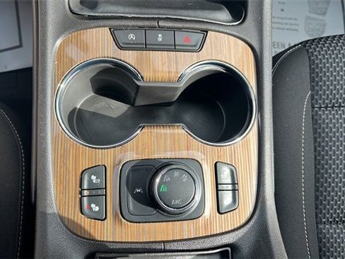 Used 2023 GMC Acadia SLE w/ Driver Convenience Package image 31