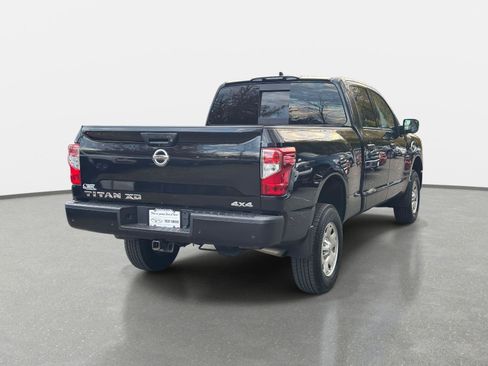 Used 2022 Nissan Titan S image 5