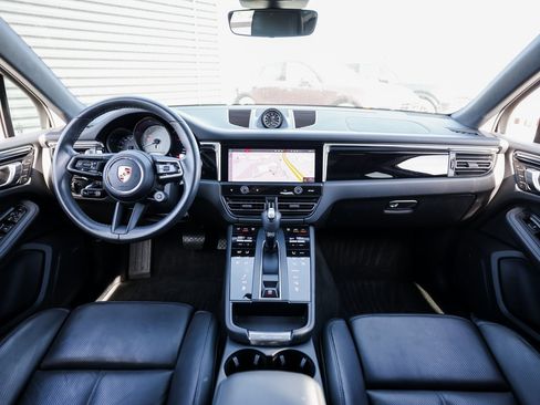 Certified 2024 Porsche Macan S image 25