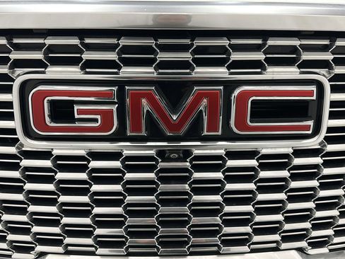 Used 2024 GMC Yukon Denali image 30
