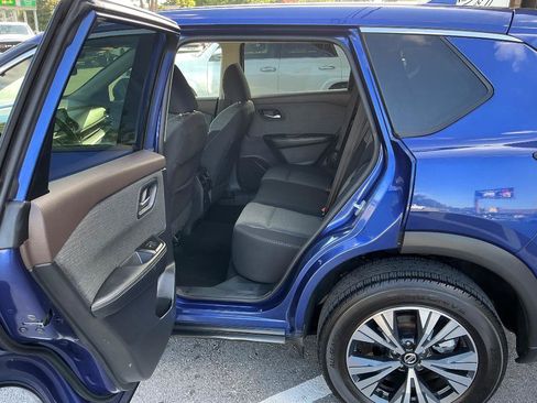 Used 2021 Nissan Rogue SV FWD image 13