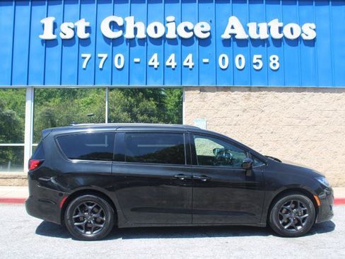 Used 2018 Chrysler Pacifica Touring-L Plus w/ S Appearance Package FWD image 6