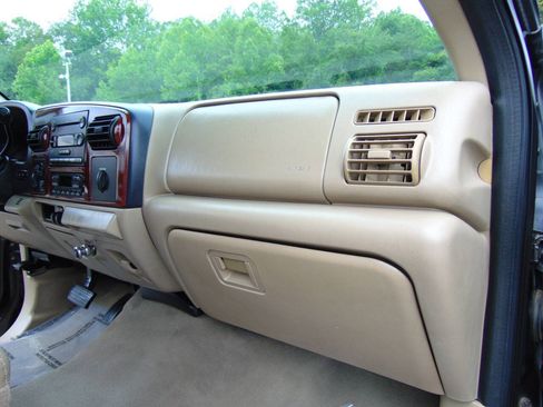 Used 2005 Ford F250 Lariat AWD/4WD image 19