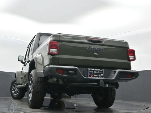 Certified 2024 Jeep Gladiator Sport image 33