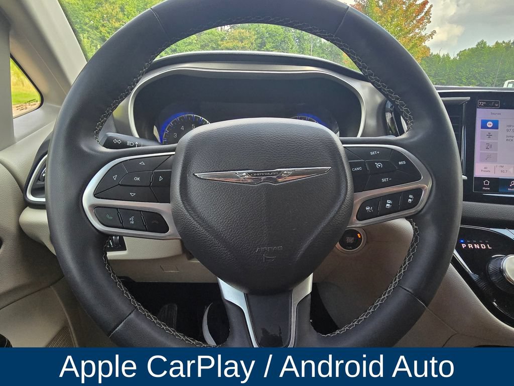 Used 2023 Chrysler Pacifica Touring-L FWD image 25