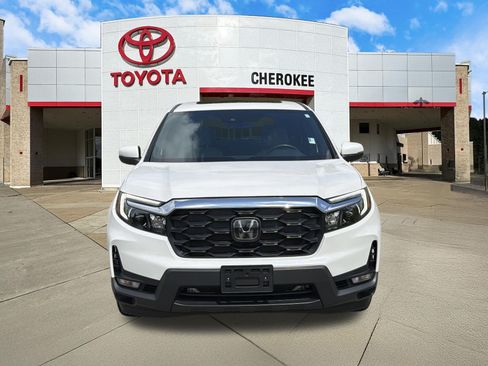Used 2025 Honda Passport EX-L image 2