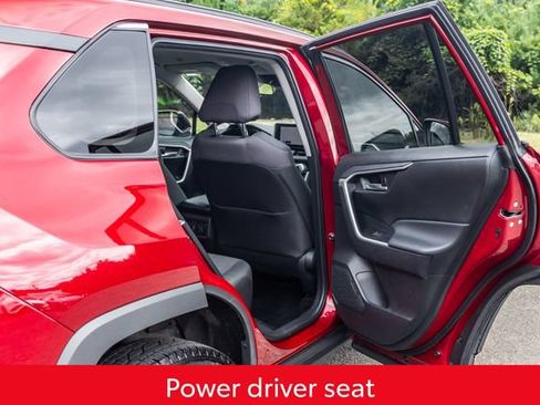 Used 2025 Toyota RAV4 XLE AWD/4WD image 20