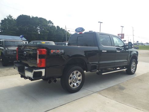 Used 2024 Ford F250 Lariat w/ Chrome Package AWD/4WD image 5