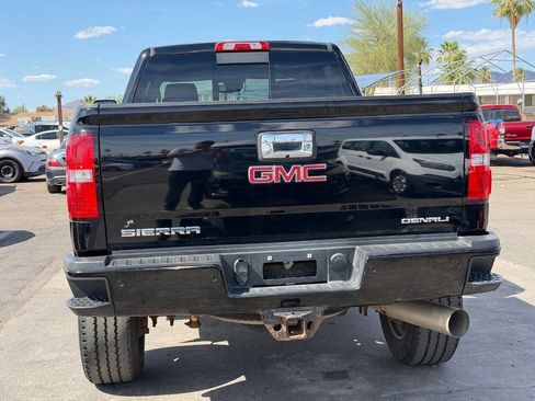 Used 2017 GMC Sierra 2500 Denali w/ Duramax Plus Package AWD/4WD image 7