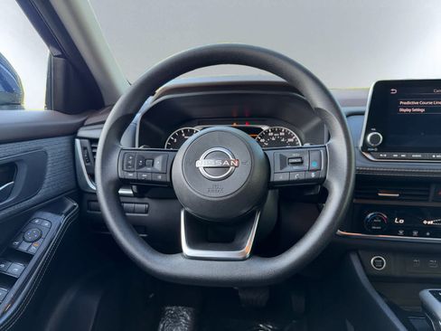 Used 2023 Nissan Rogue SV AWD/4WD image 33