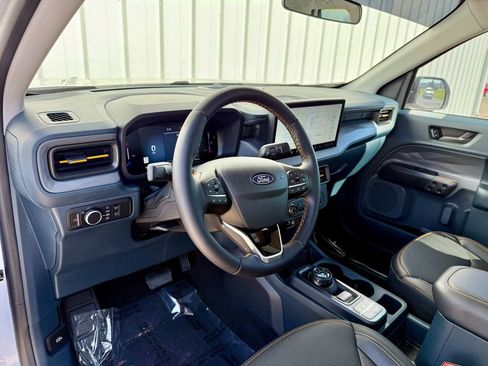 Certified 2025 Ford Maverick Tremor image 9