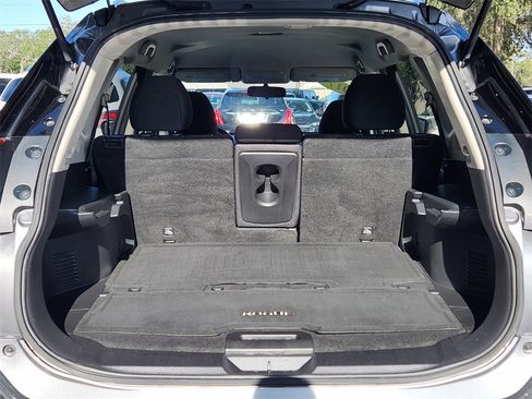 Used 2017 Nissan Rogue S w/ S Appearance Package image 9