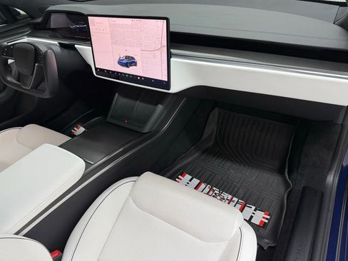 Used 2023 Tesla Model S Plaid image 9