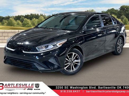 Used 2022 Kia Forte LXS w/ LXS Technology Package FWD image 1