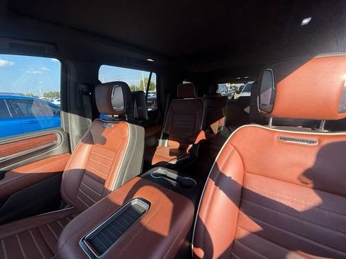 Used 2024 GMC Yukon Denali Ultimate w/ LPO, Floor Liner Package AWD/4WD image 8