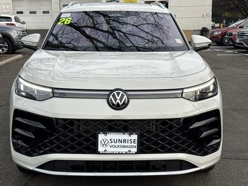 Used 2026 Volkswagen Tiguan SEL R-Line image 2