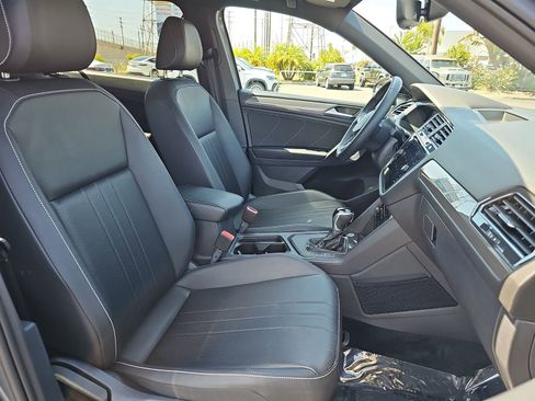 Certified 2023 Volkswagen Tiguan SE R-Line FWD image 10