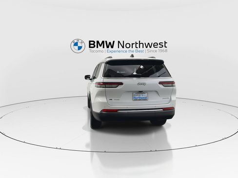 Used 2022 Jeep Grand Cherokee L Limited AWD/4WD image 13