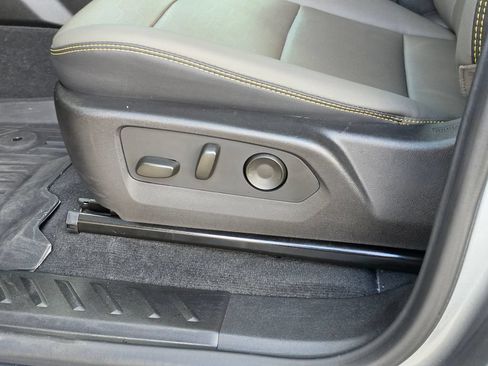 Used 2025 Chevrolet Colorado ZR2 AWD/4WD image 16