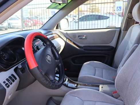 Used 2003 Toyota Highlander Limited image 9
