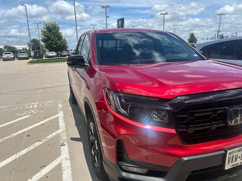 Used 2024 Honda Ridgeline Black Edition image 2