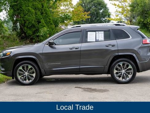 Used 2019 Jeep Cherokee Overland w/ Technology Group AWD/4WD image 8
