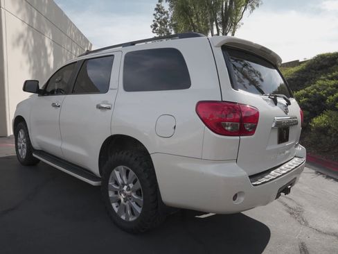 Used 2016 Toyota Sequoia Platinum image 3
