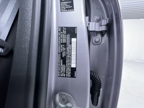 New 2026 Volvo XC40 B5 Plus w/ Protection Package Premier image 25