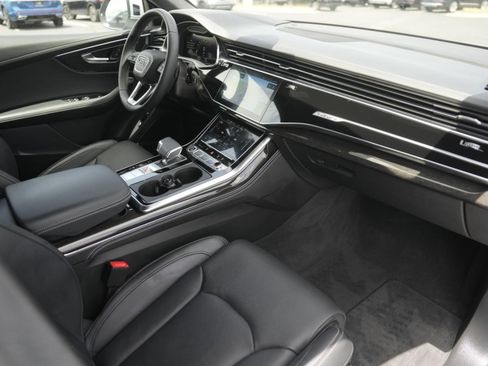 Certified 2025 Audi Q8 Prestige w/ Prestige Package image 21