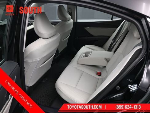 Used 2025 Toyota Camry XLE image 10