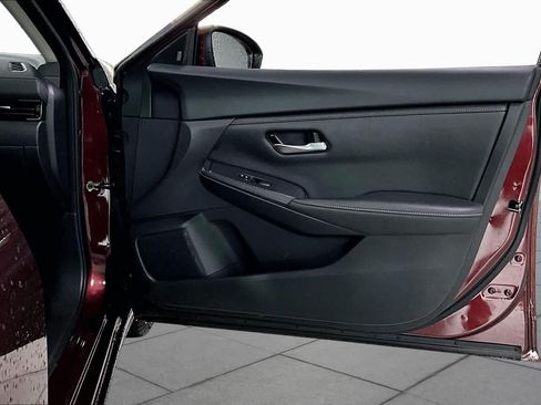 Certified 2024 Nissan Sentra SV FWD image 22
