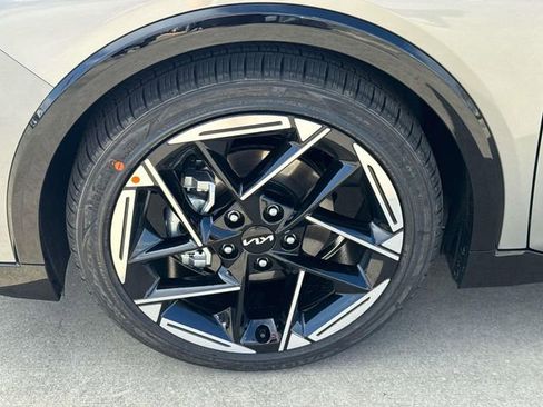 New 2026 Kia K4 GT-Line image 4
