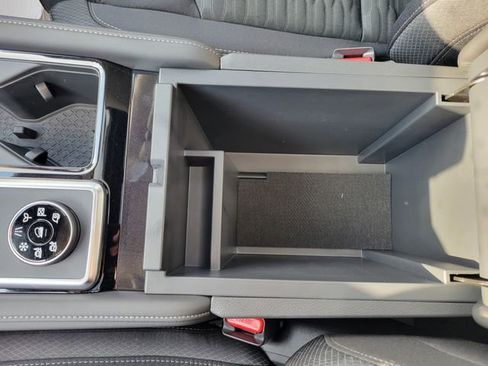 New 2025 Nissan Pathfinder SV image 28