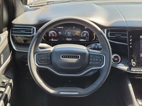 Used 2022 Jeep Wagoneer Series II AWD/4WD image 13