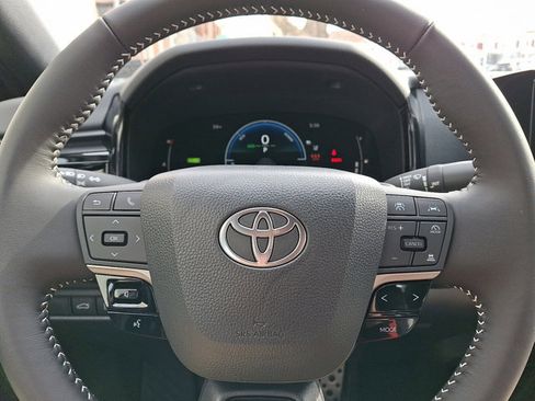 Used 2026 Toyota Camry SE image 17