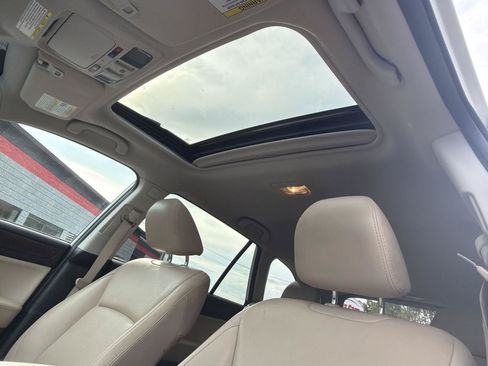 Used 2019 Subaru Outback 3.6R Limited AWD/4WD image 14