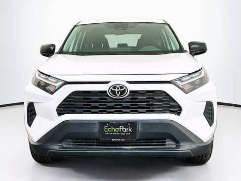 Used 2025 Toyota RAV4 LE image 2