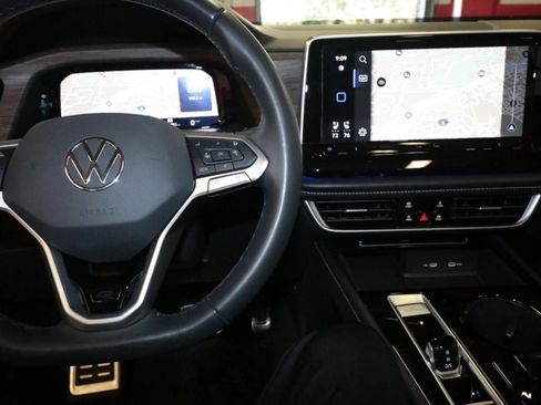 Used 2024 Volkswagen Atlas SEL Premium R-Line image 20