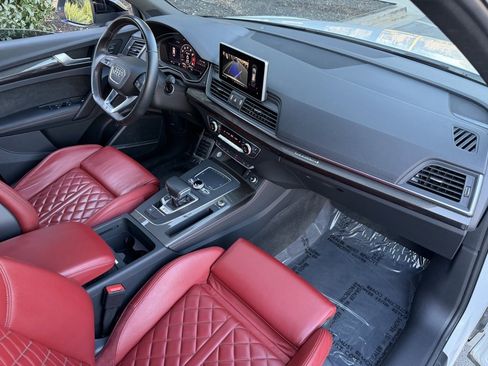 Used 2020 Audi SQ5 Premium Plus w/ Premium Plus Package image 32